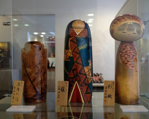 Традиционные деревянные куклы